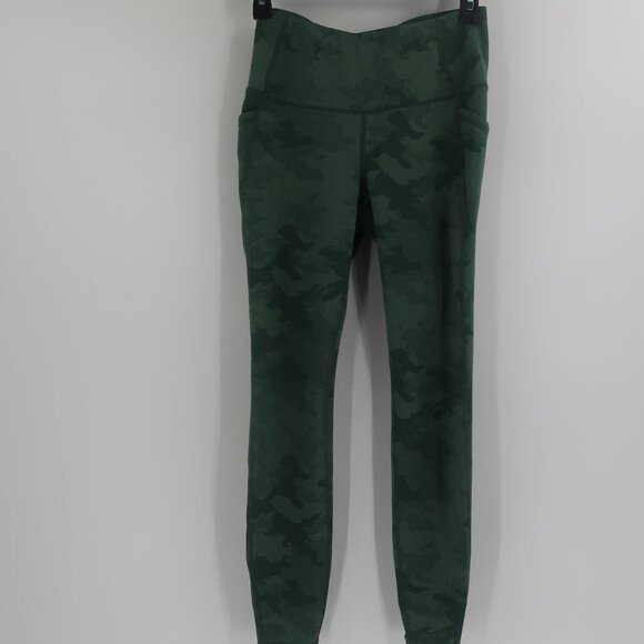 All in Motion Green Camo Print Athletic Leggings Size XS - Picture 1 of 7